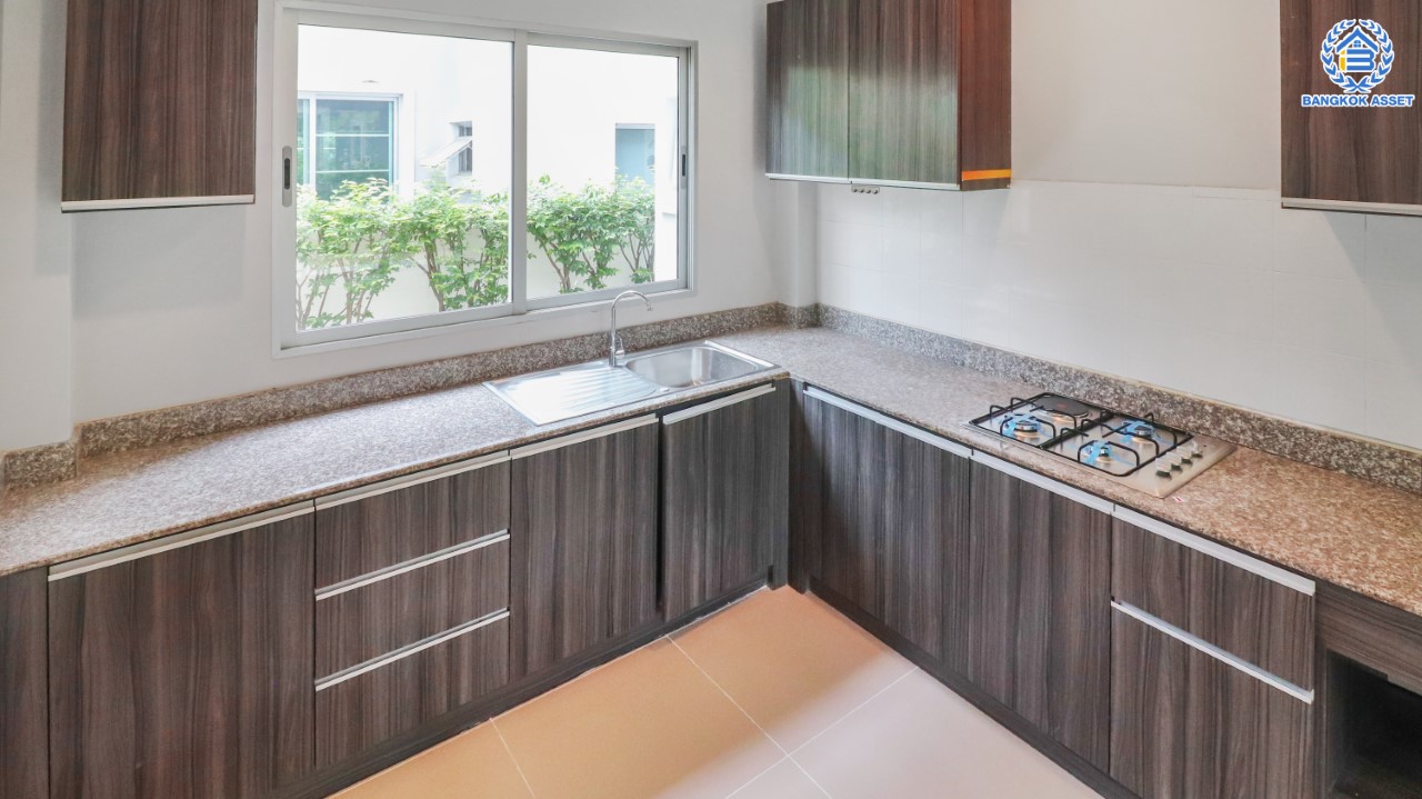 บ้านเดี่ยวมือสองนนทบุรี ม.วิลล่าการ์เด้น2 บางกรวย-ไทรน้อย หลังมุม เนื้อที่ 52.5 ตร.ว. ฟังก์ชัน 3 ห้องนอน 3 ห้องน้ำ จอดรถได้ 2 คัน บรรยากาศเป็นส่วนตัว บนทำเลศักยภาพ เชื่อมต่อหลายเส้นทาง ถ.รัตนาธิเบศร์, ถ.กาญจนาภิเษก และ ถ.ราชพฤกษ์ ใกล้เซ็นทรัลเวสต์เกต และรถไฟฟ้าสายสีม่วง "สถานีบางพลู"...